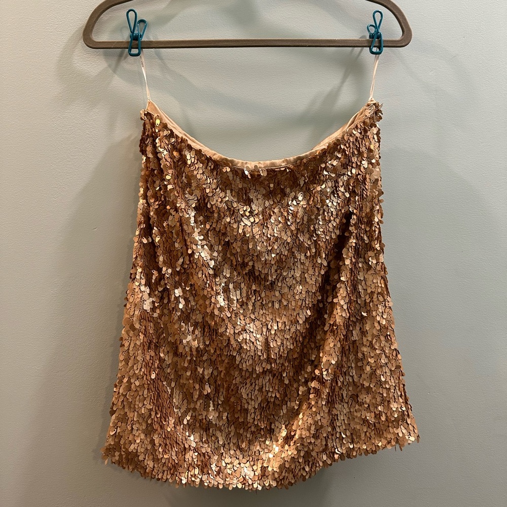 VINCE NTW oval matte sequin mini skirt with silk lining!!